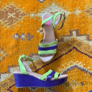 Two-tone Isaac Mizrahi platform sandal